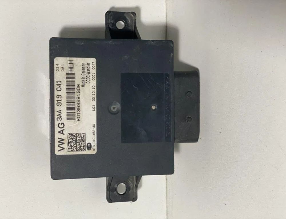 VOLKSWAGEN Passat B7 (2010-2015) Распределительная коробка 3AA919041 30670484
