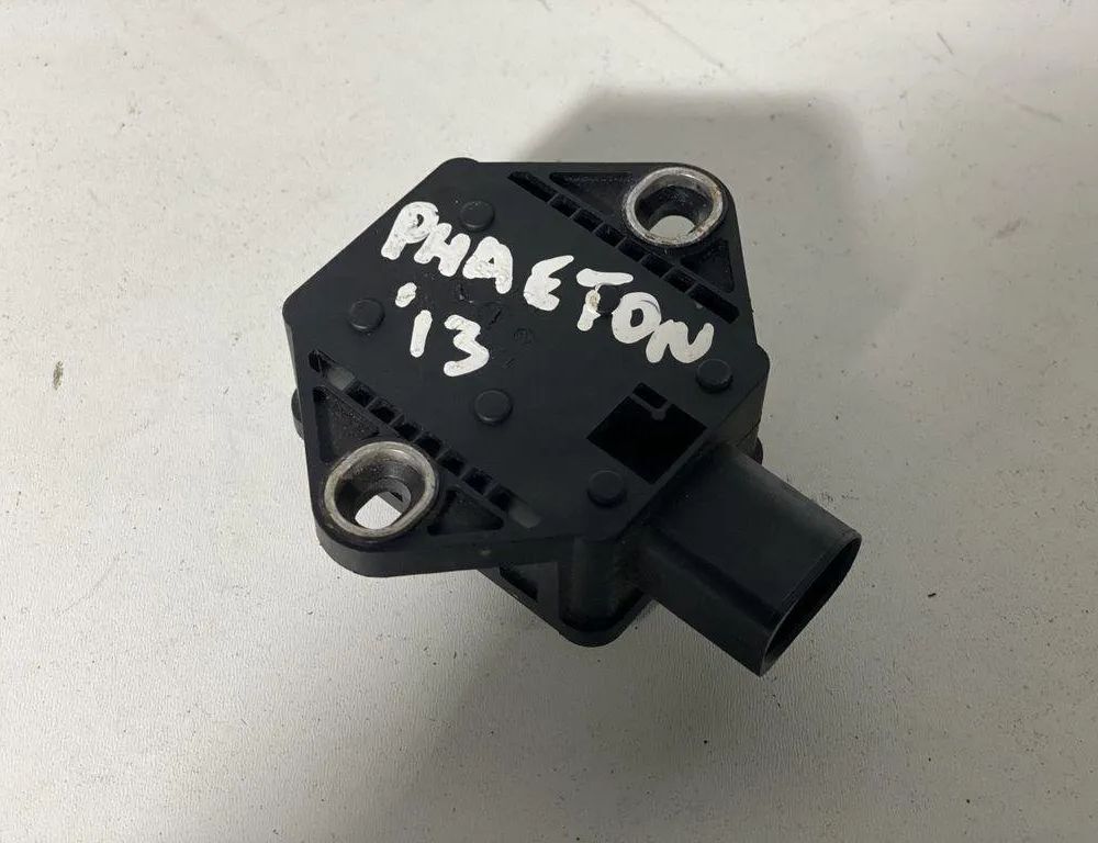 VOLKSWAGEN Phaeton 1 generation (2002-2016) Paātrinājuma sensors 8E0907637A 30670726