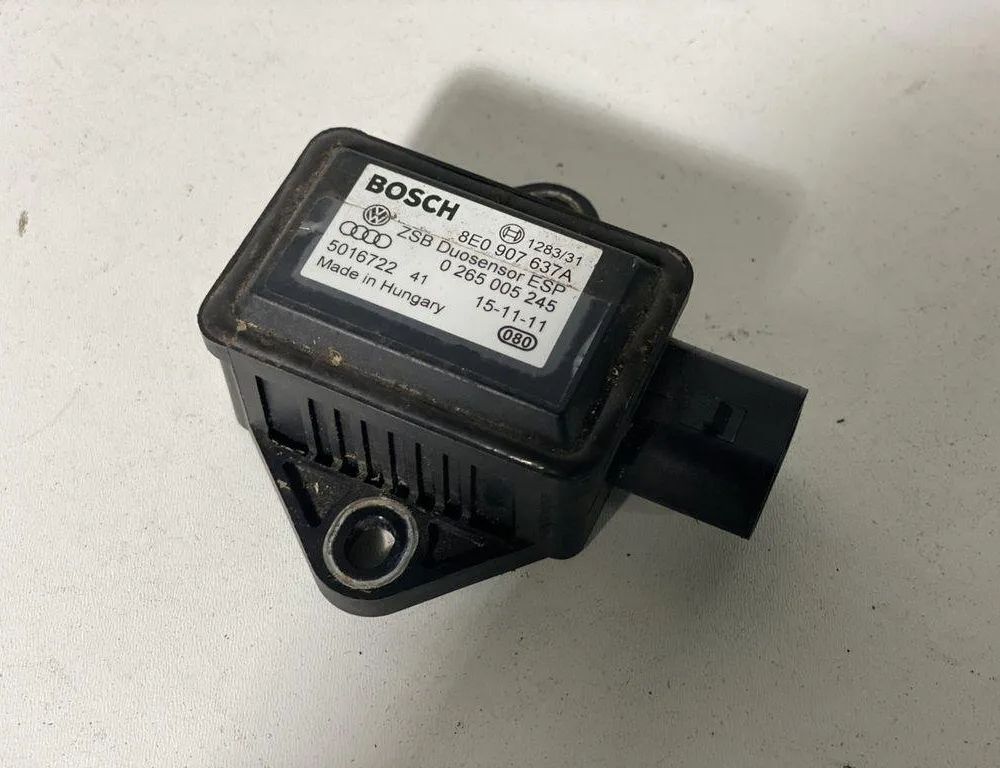 VOLKSWAGEN Phaeton 1 generation (2002-2016) Paātrinājuma sensors 8E0907637A 30670726