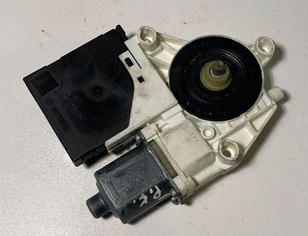 VOLKSWAGEN Variant VII TDI (2014-2024) Front Left Door Window Regulator Motor 1K0959793N,1K0959701AC 30671176