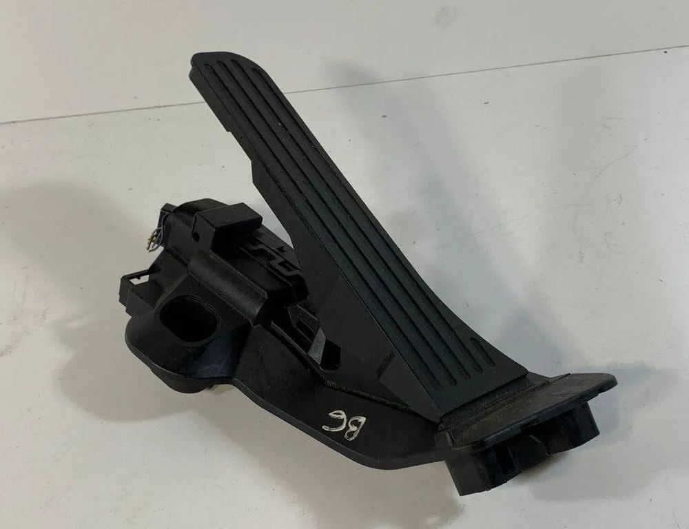 SKODA Octavia 2 generation (2004-2013) Akseleratora / gāzes pedālis 1K2721503M 30673357