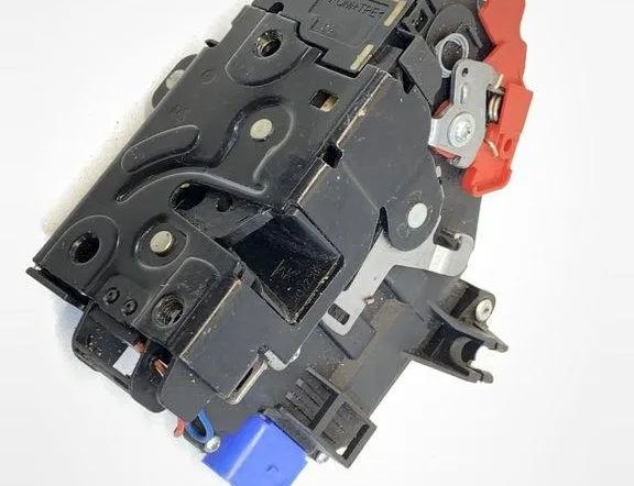 SKODA Octavia 2 generation (2004-2013) Замок двери передний правый 3D1837015AB 30673466