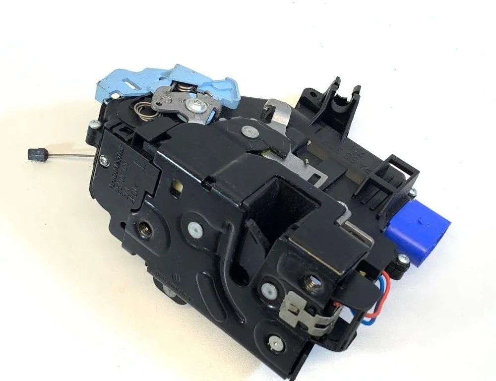 SKODA Octavia 2 generation (2004-2013) Priekšējo labo durvju slēdzene 3D1837015AB 30673469