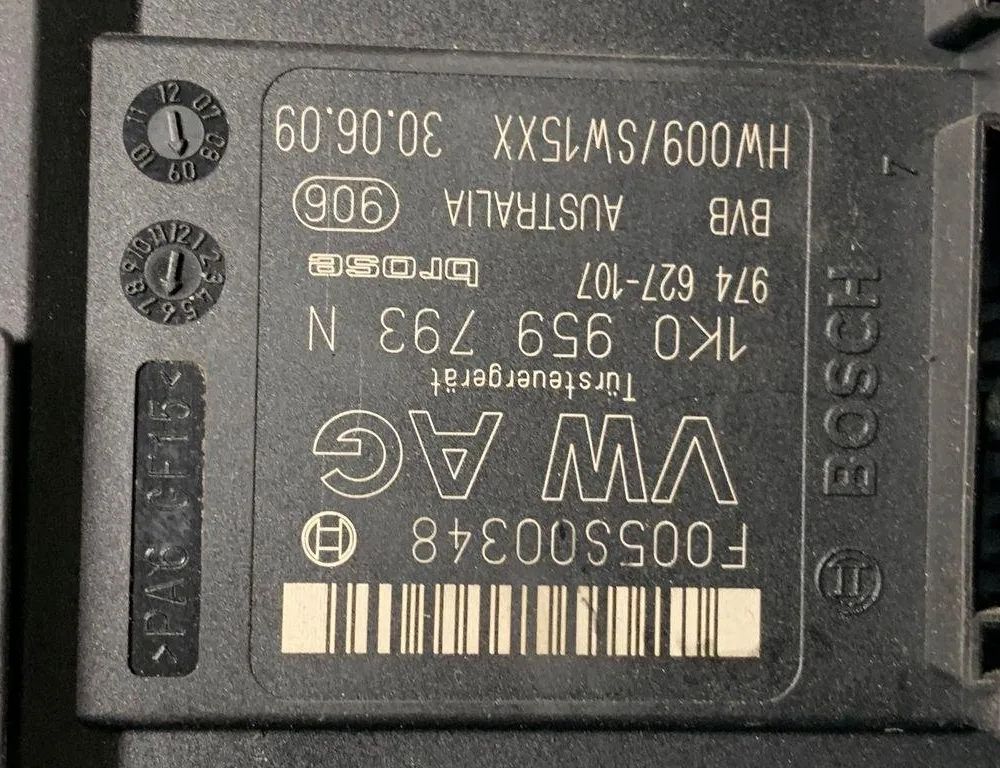 VOLKSWAGEN Passat B7 (2010-2015) Priekšējo kreiso durvju logu pacēlāja motorīts 1K0959793N 30674313