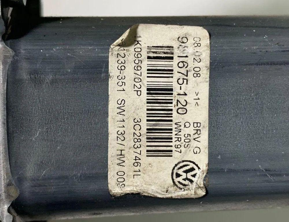 VOLKSWAGEN Passat B7 (2010-2015) Priekšējo kreiso durvju logu pacēlāja motorīts 1K0959792L 30674324