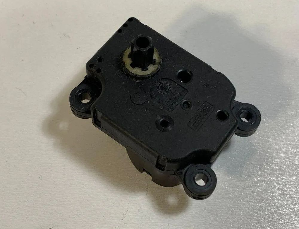 CITROËN C5 2 generation (2008-2017) Salona sildītāja vadības vārsti EAD515 30675081