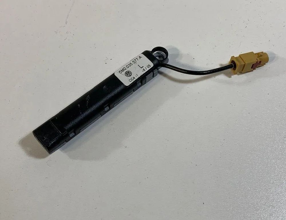 VOLKSWAGEN Golf Plus 1 generation (2004-2009) Bootlid Antenna Amplifier 5M0035577A 30677199