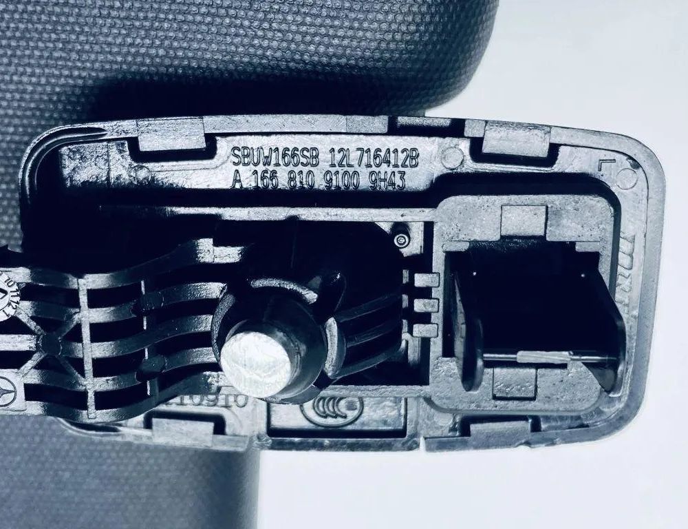 MERCEDES-BENZ GLE W166 (2015-2018) Защита от солнца левая A1668109100 30677780