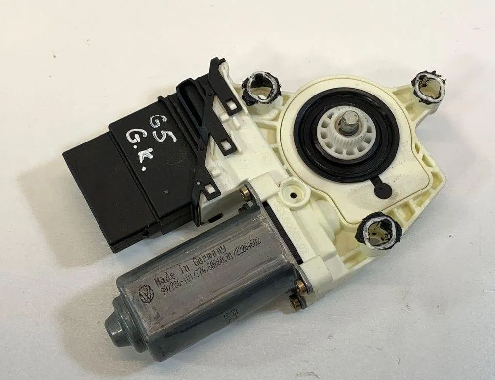 VOLKSWAGEN Golf 8 generation (2019-2023) Rear Left Door Window Control Motor 1K4839401C 30679641