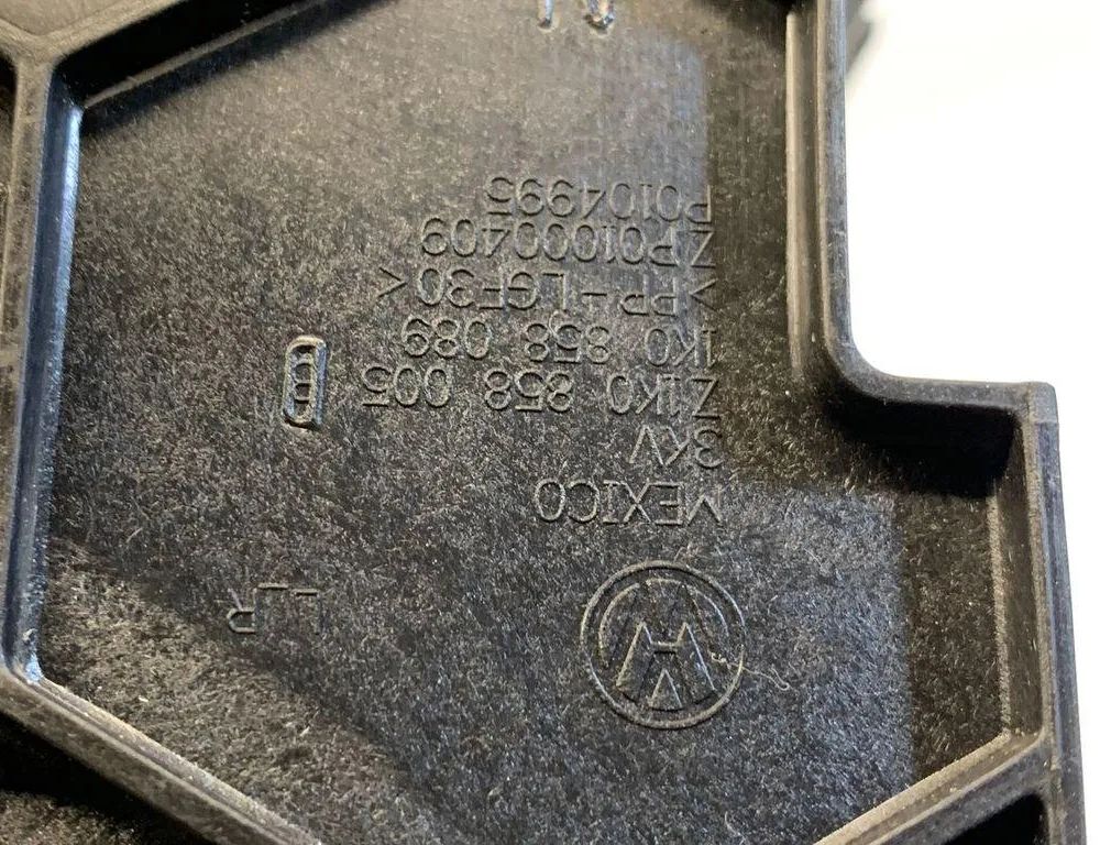 VOLKSWAGEN Variant VII TDI (2014-2024) Другие внутренние детали 1K0858005B 30681504