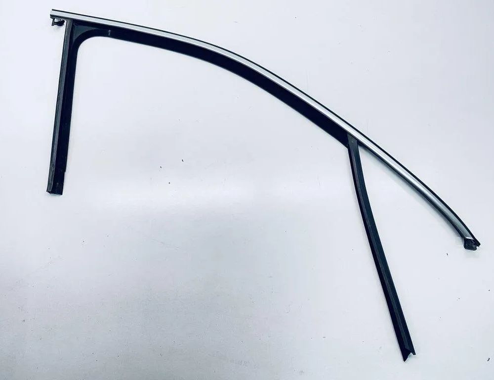 VOLKSWAGEN Touareg 2 generation (2010-2018) Front Right Door Seal Rubber 7P0837432H 30687771