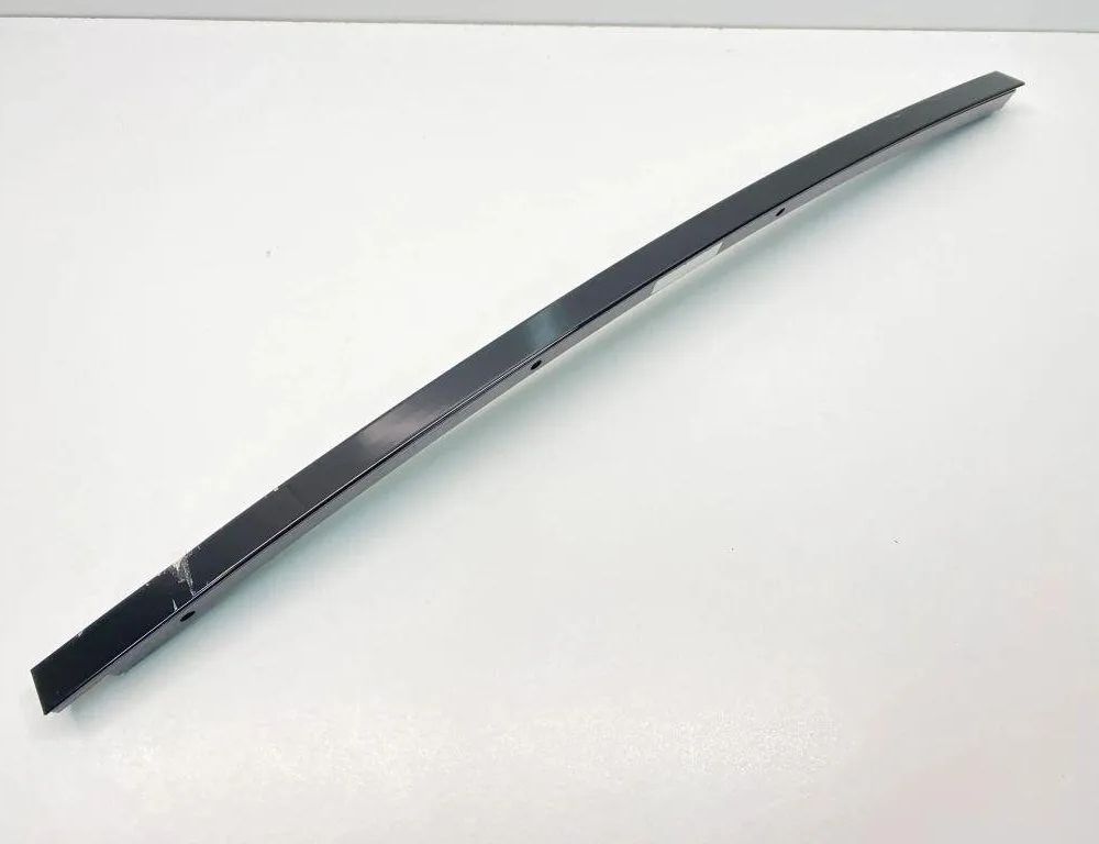 BMW X5 G05/G18 (2018-2024) Aizmugurējo labo durvju logu līste 51357429392 30688802