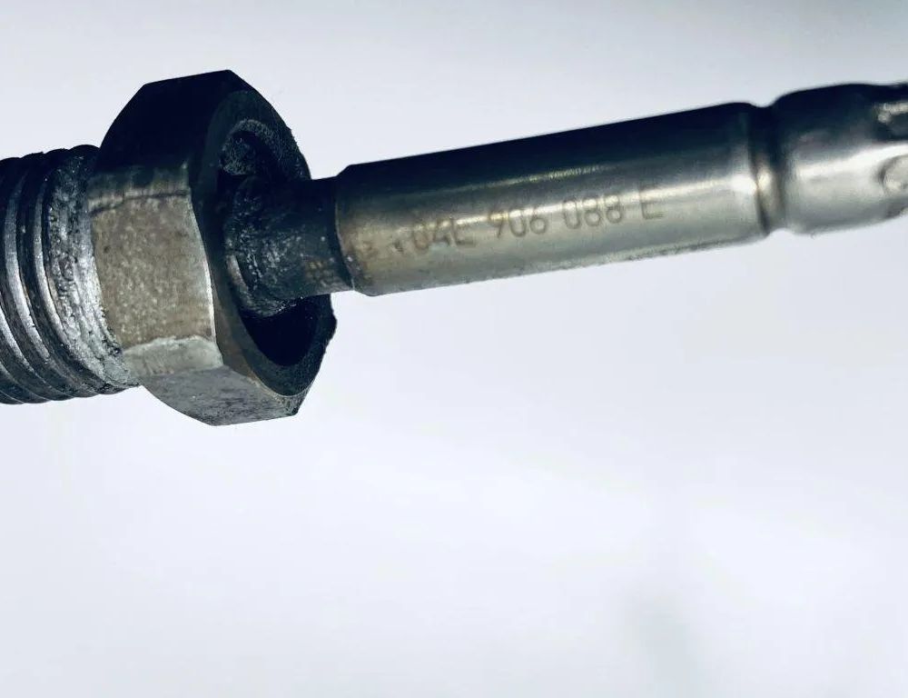 VOLKSWAGEN Golf 8 generation (2019-2023) Exhaust gas temperature sensor 04L906088E 30689224