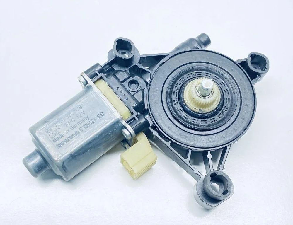 VOLKSWAGEN Golf 8 generation (2019-2023) Front Left Door Window Regulator Motor 5Q0959802C 30689337