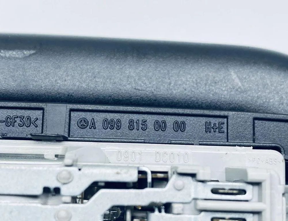 MERCEDES-BENZ GL-Class X166 (2012-2015) Aizmugurējais kreisais jumta rokturis A1668100554 30692024