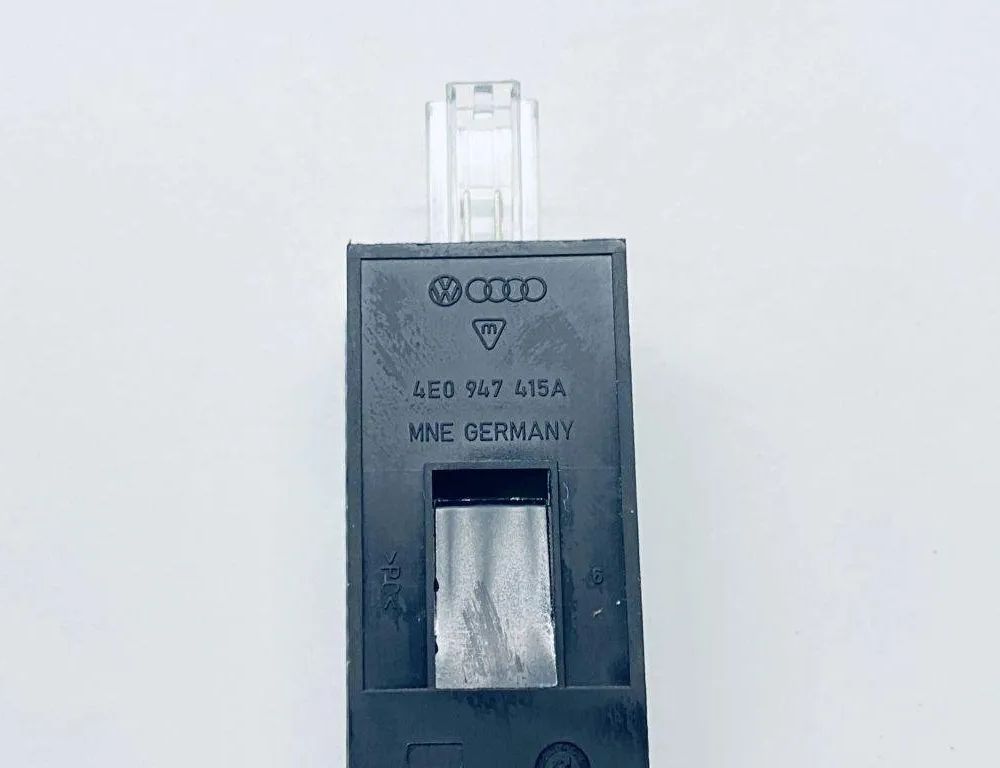 AUDI A3 8V (2012-2020) Citas salona daļas 4E0947415A 30692135