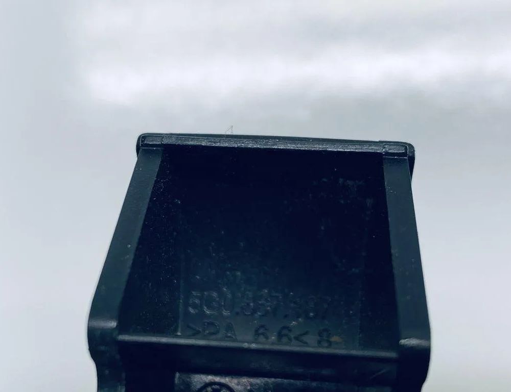 VOLKSWAGEN Variant VII TDI (2014-2024) Other Interior Parts 5G0887233C 30693539