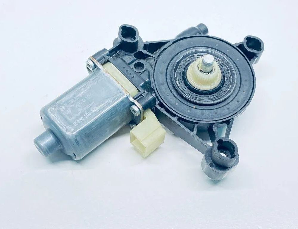 VOLKSWAGEN Golf 8 generation (2019-2023) Front Left Door Window Regulator Motor 5Q0959802C 30695403