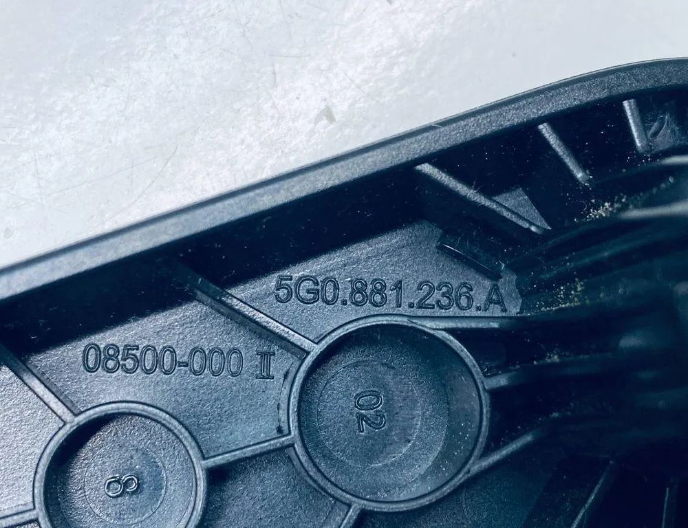 VOLKSWAGEN Tiguan 2 generation (2016-2024) Другие внутренние детали 5G0881236A 33032414