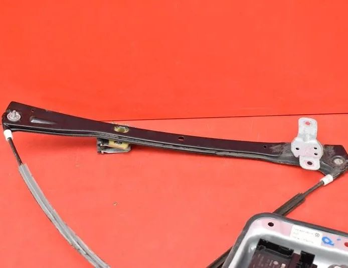 VOLKSWAGEN Jetta 5 generation (2005-2011) Priekšējo labo durvju logu pacēlājs 1K5837462B 22087942