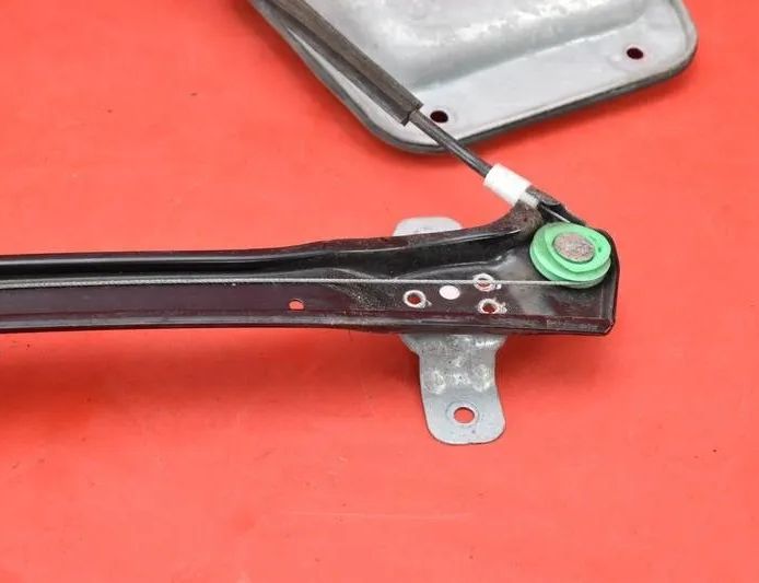 VOLKSWAGEN Jetta 5 generation (2005-2011) Priekšējo labo durvju logu pacēlājs 1K5837462B 22087942