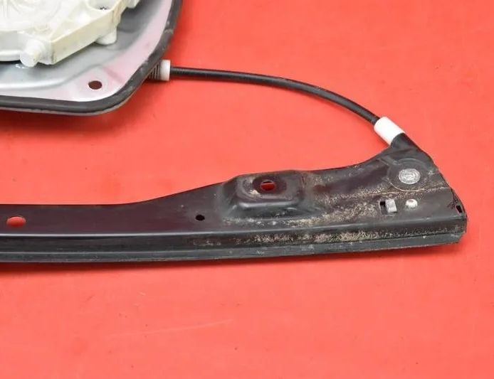 VOLKSWAGEN Jetta 5 generation (2005-2011) Priekšējo labo durvju logu pacēlājs 1K5837462B 22087942