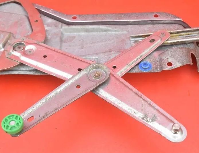 VOLVO XC70 1 generation (1998-2007) Стеклоподъемник задней правой двери 9152726 22116021