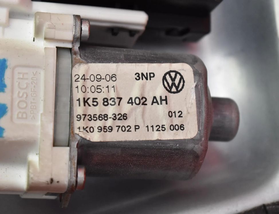 VOLKSWAGEN Jetta 5 generation (2005-2011) Front Right Door Window Regulator 1K5837462B 22127058