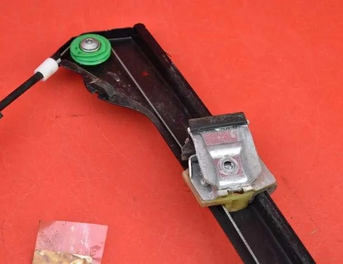 VOLKSWAGEN Golf 6 generation (2008-2015) Стеклоподъемник передней правой двери 5M0837462 22851088