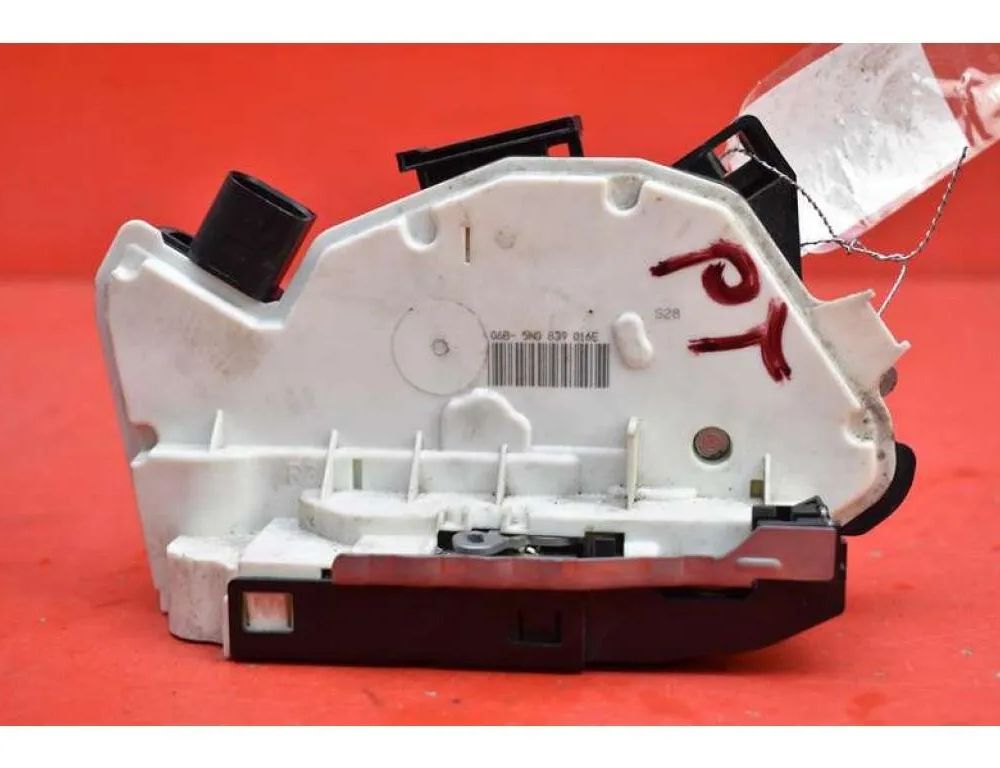 VOLKSWAGEN Passat CC 1 generation (2008-2017) Rear Right Door Lock 5N0839016E 24508189