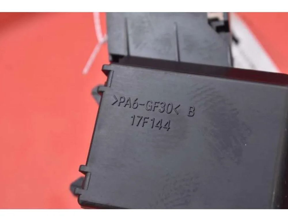 TOYOTA Yaris 2 generation (2005-2012) Переключатель кнопок 17F003 27683308