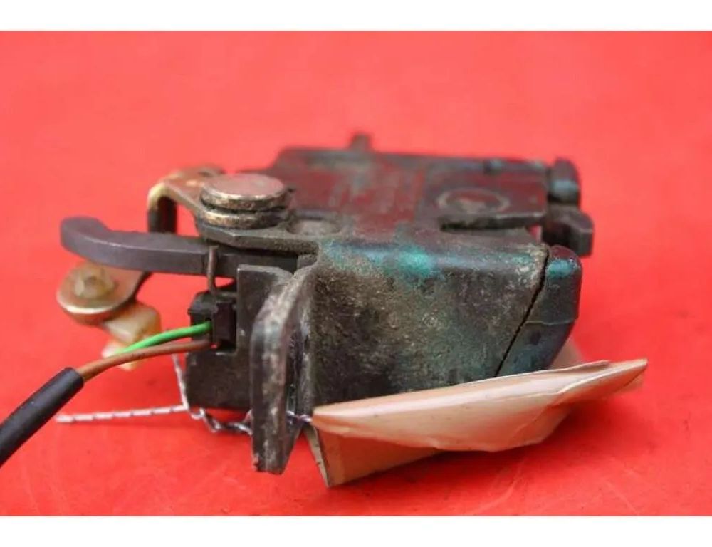 AUDI A6 C4/4A (1994-1997) Tailgate Boot Lock 4A9827506C 29505910