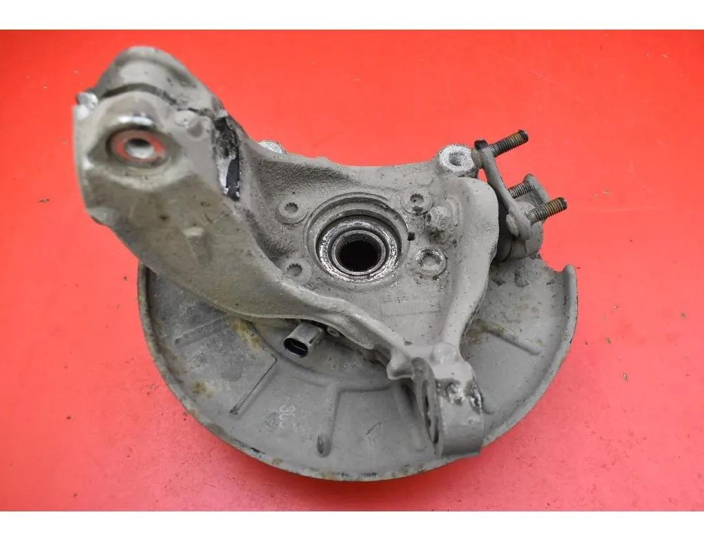 VOLKSWAGEN Passat B6 (2005-2010) Rear Left Wheel Hub VOLKSWAGEN 29993485