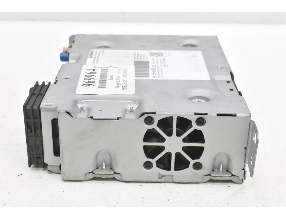 PEUGEOT 2008 2 generation (2019-2023) Автомагнитола с навигацией 9835408980 30331845