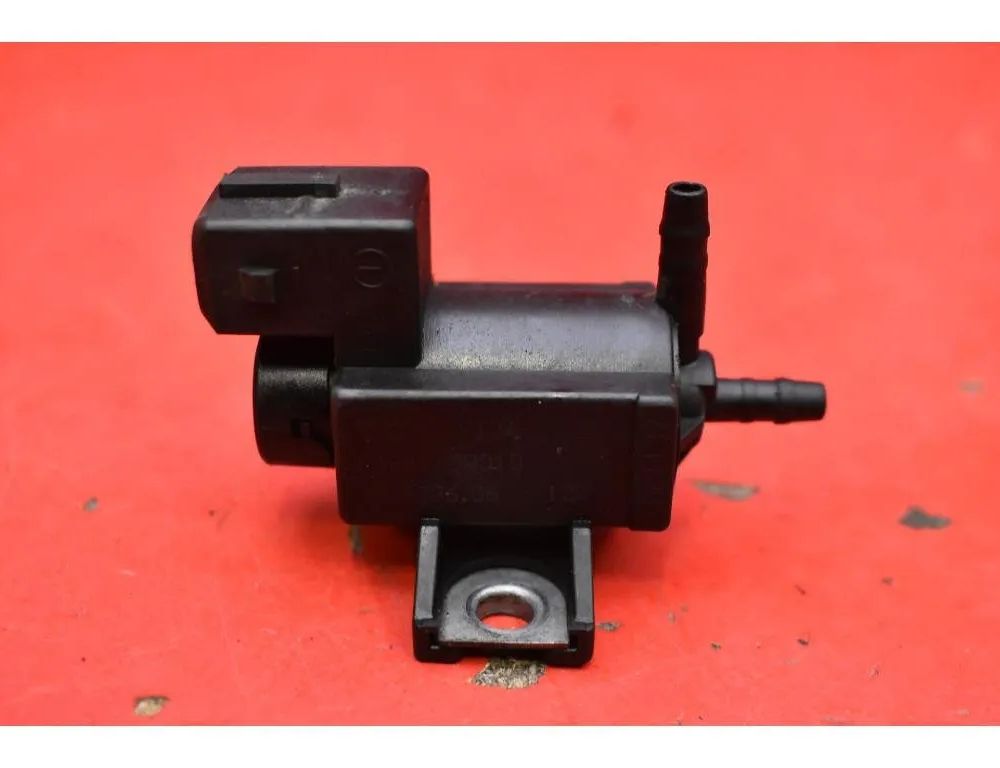 LEXUS Yaris 2 generation (2005-2012) Vakuuma vārsts 25860-0R010 30412426