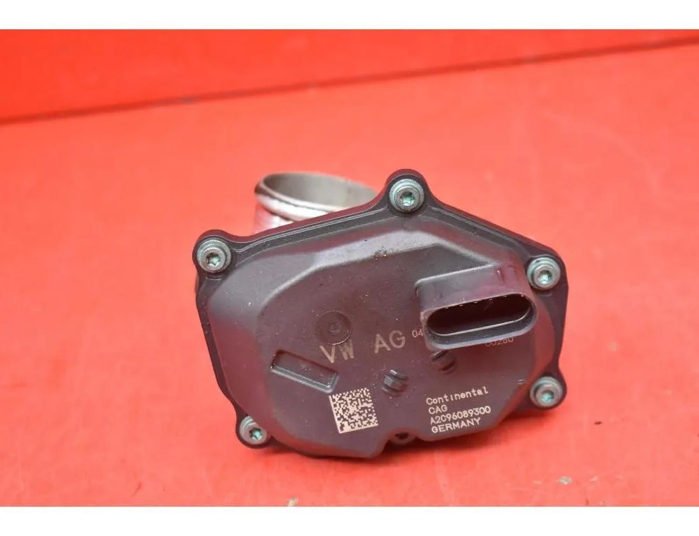 VOLKSWAGEN Passat B8 (2014-2023) EGR Valve 04L131501M 30545824