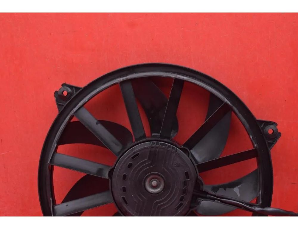 PEUGEOT 3008 1 generation (2010-2016) Diffuser Fan 874716T 30774470