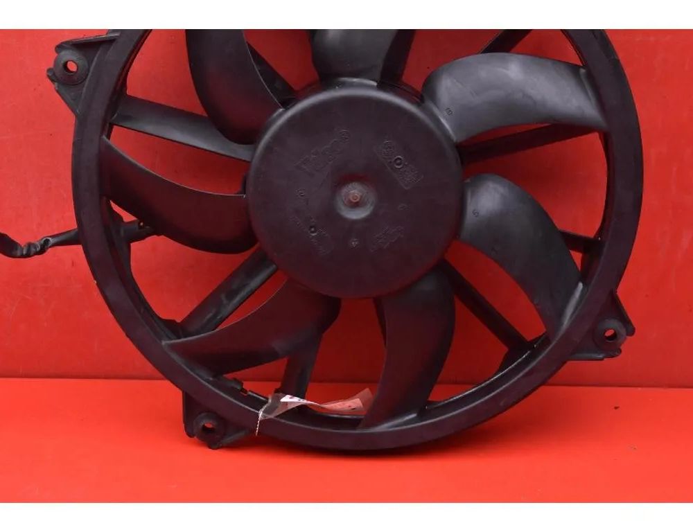 PEUGEOT 3008 1 generation (2010-2016) Diffuser Fan 874716T 30774470