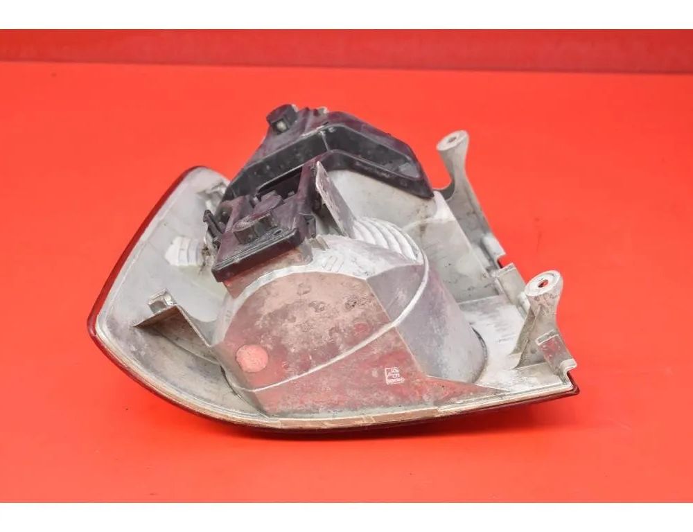 VOLKSWAGEN Touran 1 generation (2003-2015) Rear Right Taillight Lamp 1T0945096C 30956000