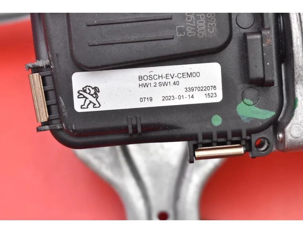 PEUGEOT 5008 2 generation (2017-2020) Stikla tīrītāja motorīts 9824762480 31015681