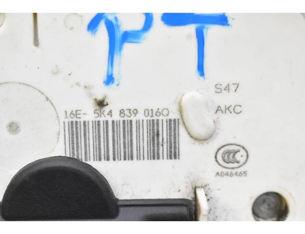 SEAT Leon 3 generation (2012-2020) Aizmugurējā labā durvju slēdzene 5K4839016Q 32272252