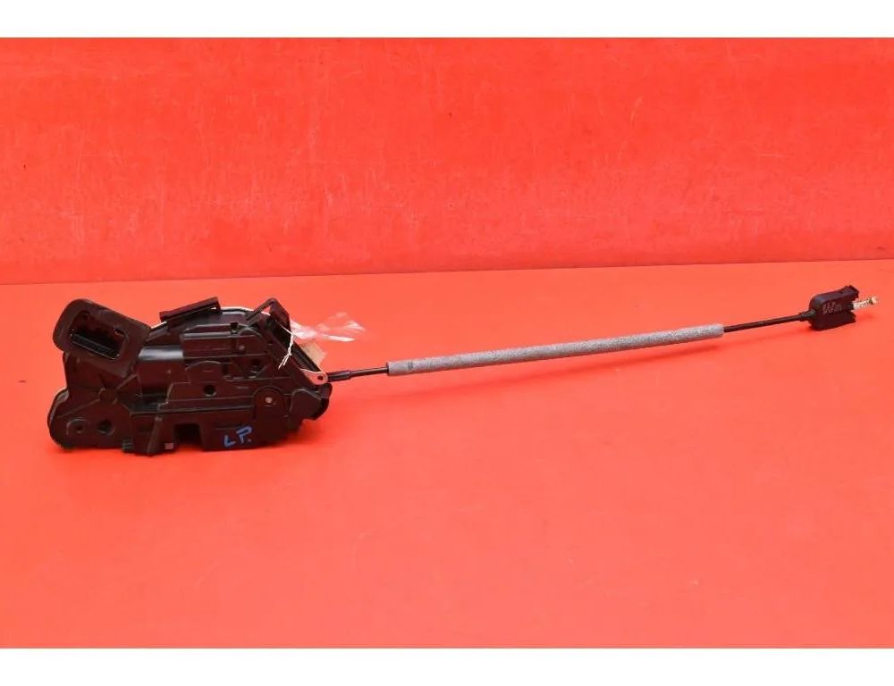 SEAT Leon 3 generation (2012-2020) Front Left Door Lock 5K1837015E 32385460