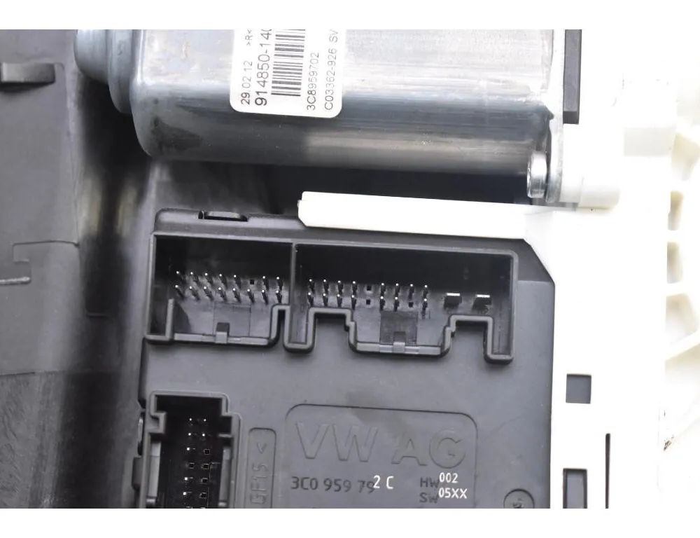 VOLKSWAGEN Passat CC 1 generation (2008-2017) Priekšējo labo durvju logu pacēlājs 3C8837756D 33011026