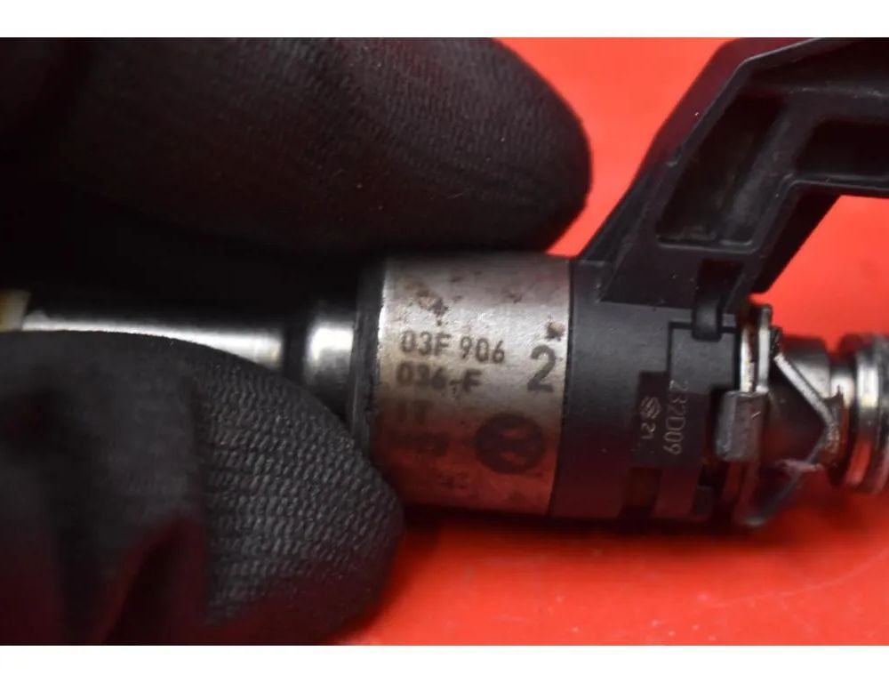 SKODA Octavia 2 generation (2004-2013) Форсунка 03F906036F 33059791