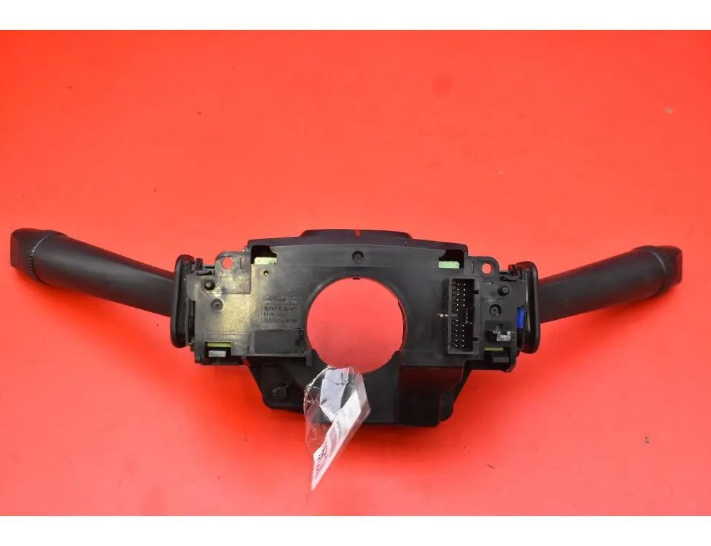 VOLVO V70 2 generation (2000-2008) Подрулевой переключатель 30658614 33087829