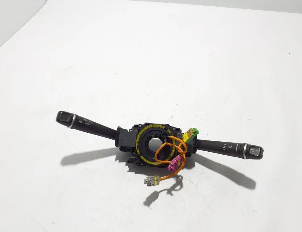 VOLVO XC90 1 generation (2002-2014) Подрулевой переключатель 28334685