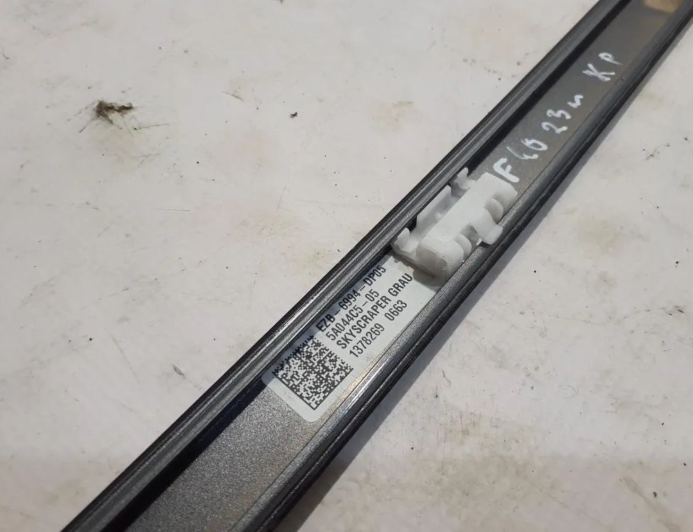 BMW 1 Series F40 (2019-2024) Молдинг крыши правый 9879311 32067191