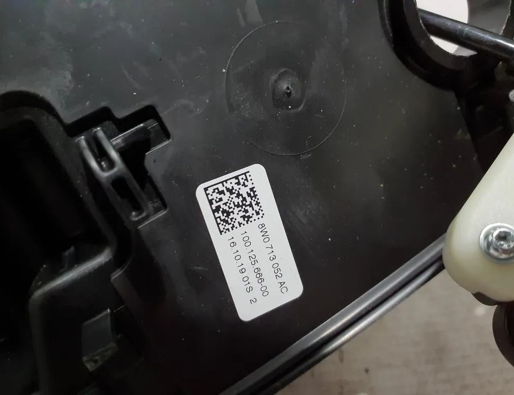 AUDI A4 B9/8W (2015-2024) Трос газа 8W0713052AC 32954851