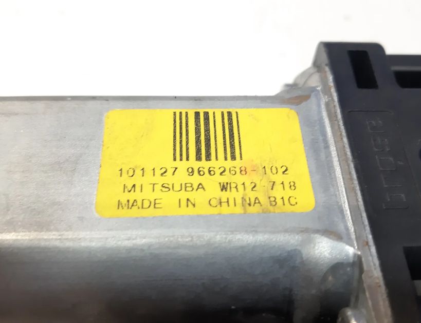 VOLVO XC60 1 generation (2008-2017) Priekšējo kreiso durvju logu pacēlāja motorīts 966268-102 11858305