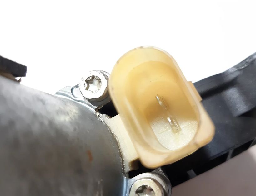 VOLVO S80 1 generation (1998-2006) Маторчик стеклоподъемника задней правой двери 119970XXX 12134339